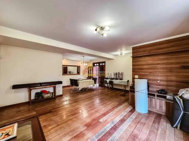 Casa / Sobrado Comercial para Locação em Divinópolis/MG Centro 4 Quartos