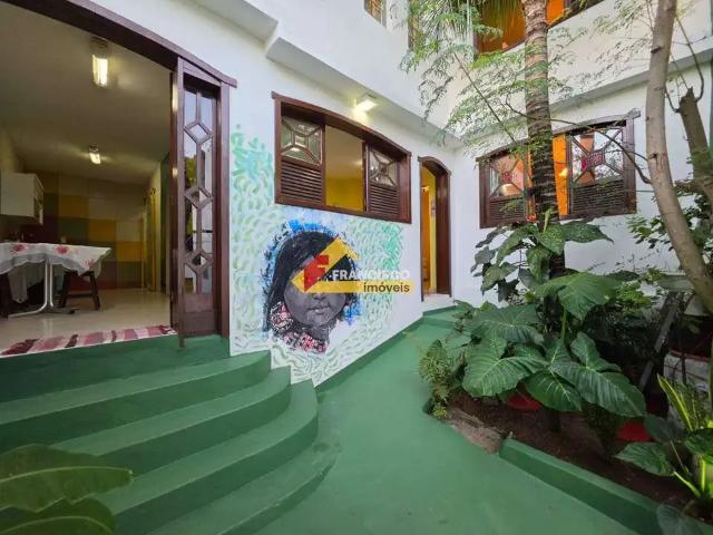 Casa / Sobrado Comercial para Locação em Divinópolis/MG Bom Pastor 8 Quartos