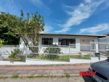 Casa / Sobrado Comercial para Locação em Florianópolis/SC Trindade 3 Quartos