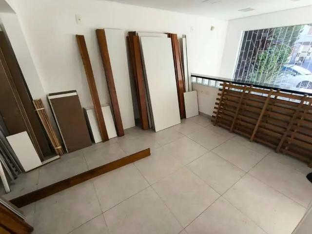 Casa / Sobrado Comercial para Locação em Florianópolis/SC Trindade 1 Quartos