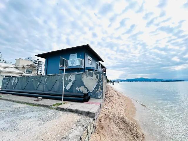 Casa / Sobrado Comercial para Locação em Florianópolis/SC Balneário 4 Quartos