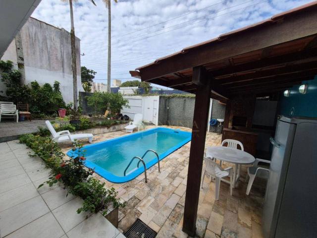 Casa / Sobrado Comercial para Locação em Florianópolis/SC Balneário 4 Quartos