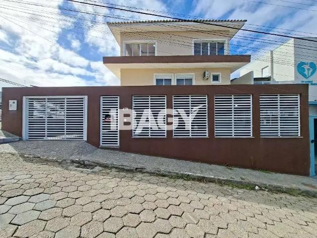 Casa / Sobrado Comercial para Locação em Florianópolis/SC Coqueiros 4 Quartos