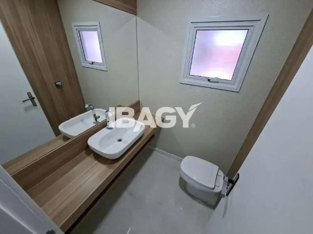 Casa / Sobrado Comercial para Locação em Florianópolis/SC Coqueiros 4 Quartos