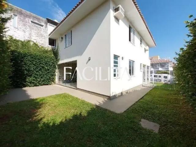 Casa / Sobrado Comercial para Locação em Florianópolis/SC Coqueiros
