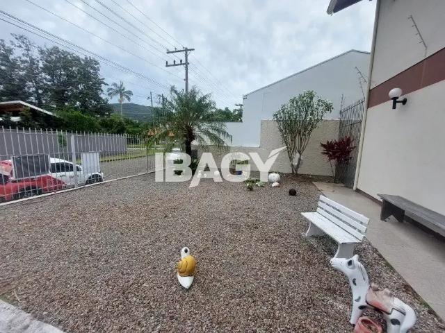 Casa / Sobrado Comercial para Locação em Florianópolis/SC Córrego Grande 5 Quartos