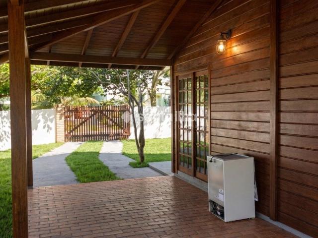 Casa / Sobrado Comercial para Locação em Florianópolis/SC Lagoa da Conceição 4 Quartos