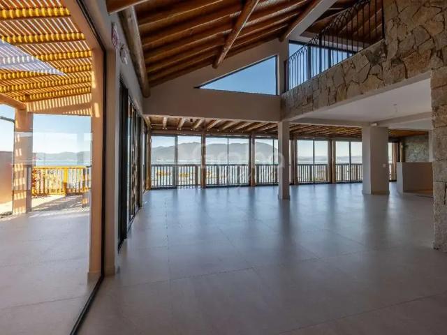 Casa / Sobrado Comercial para Locação em Florianópolis/SC Ribeirão da Ilha