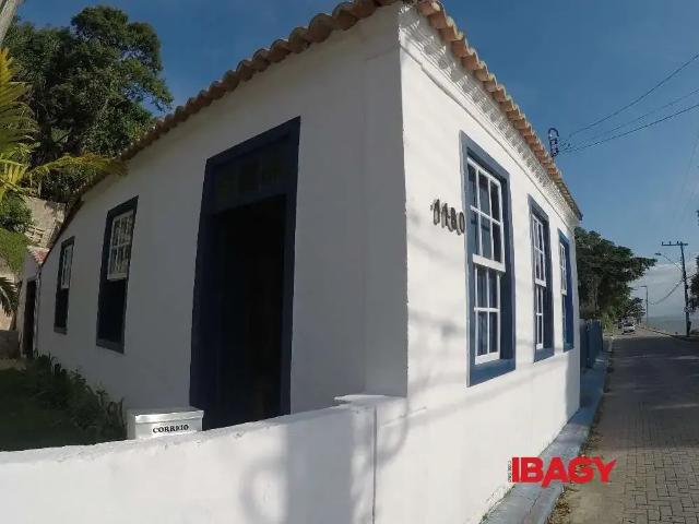 Casa / Sobrado Comercial para Locação em Florianópolis/SC Sambaqui 1 Quartos