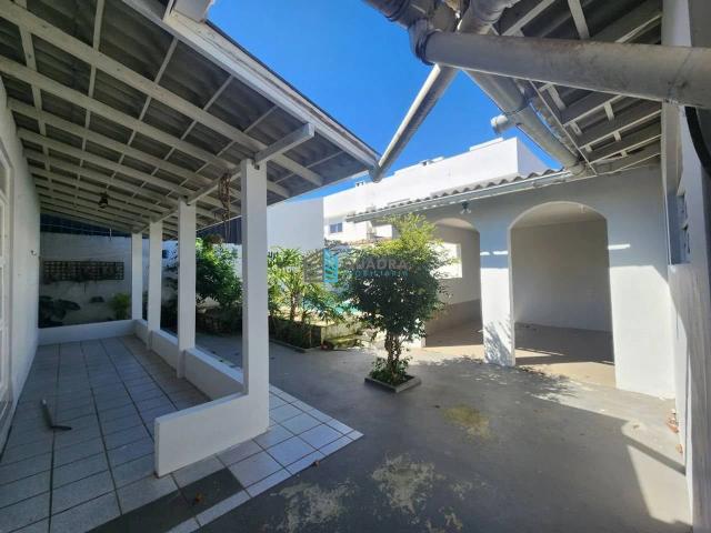 Casa / Sobrado Comercial para Locação em Florianópolis/SC Santa Mônica 4 Quartos