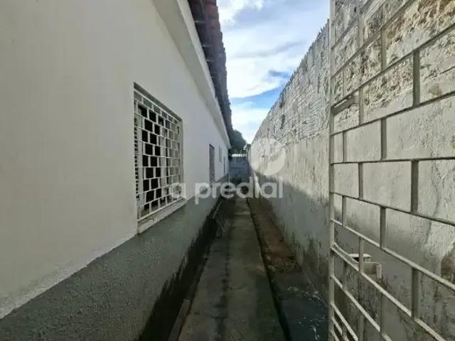 Casa / Sobrado Comercial para Locação em Fortaleza/CE Jóquei Clube 3 Quartos
