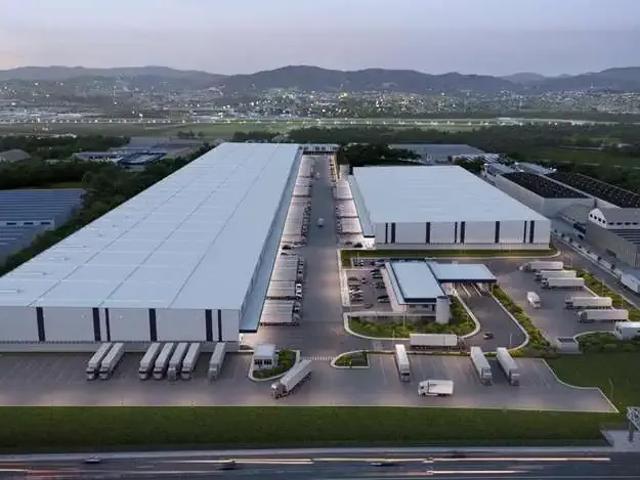 Casa / Sobrado Comercial para Locação em Guarulhos/SP Cumbica 1 Quartos