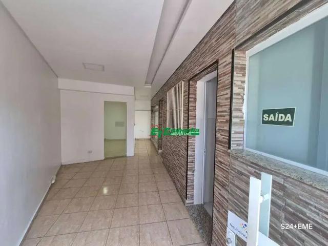 Casa / Sobrado Comercial para Locação em Guarulhos/SP Parque Renato Maia 3 Quartos