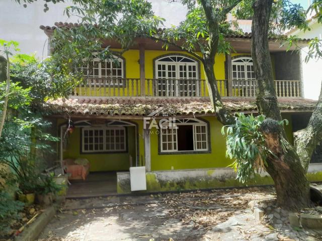 Casa / Sobrado Comercial para Locação em Guarapari/ES Parque da Areia Preta 3 Quartos