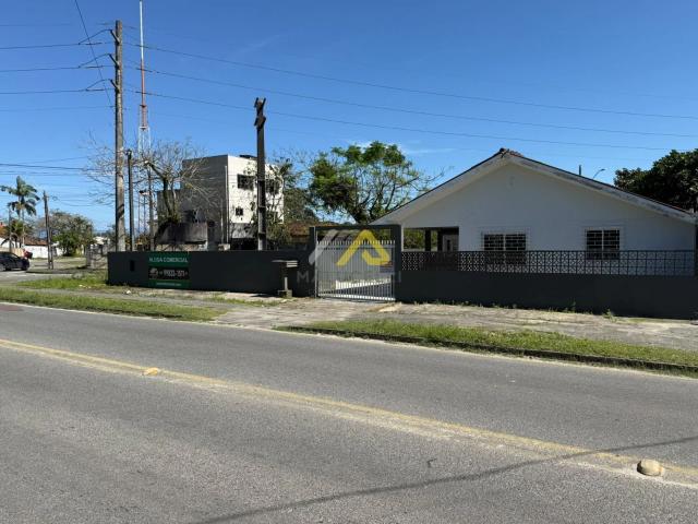 Casa / Sobrado Comercial para Locação em Guaratuba/PR Centro 4 Quartos