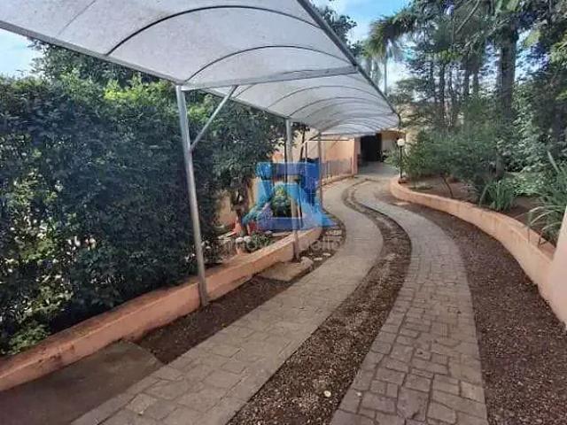 Casa / Sobrado Comercial para Locação em Itatiba/SP Vila Santa Cruz 6 Quartos