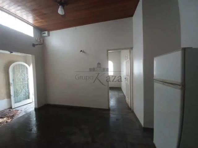 Casa / Sobrado Comercial para Locação em Jacareí/SP Centro 2 Quartos