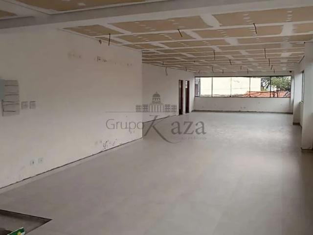 Casa / Sobrado Comercial para Locação em Jacareí/SP Centro
