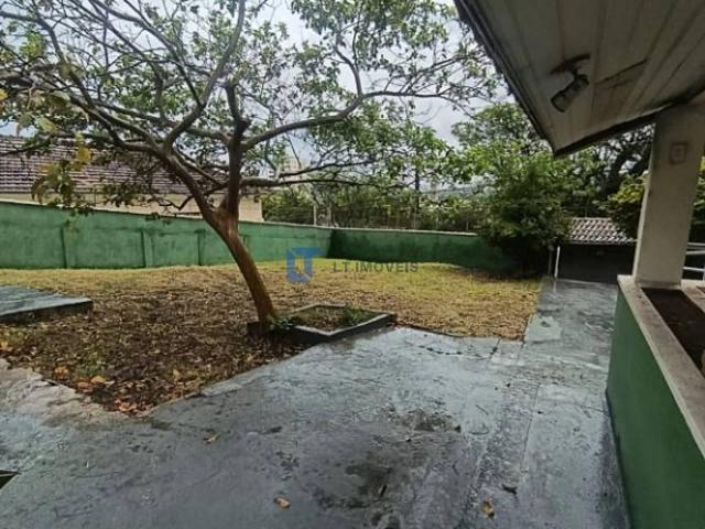 Casa / Sobrado Comercial para Locação em Jacareí/SP Centro 4 Quartos