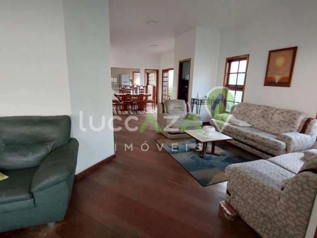 Casa / Sobrado Comercial para Locação em Jacareí/SP Centro 4 Quartos