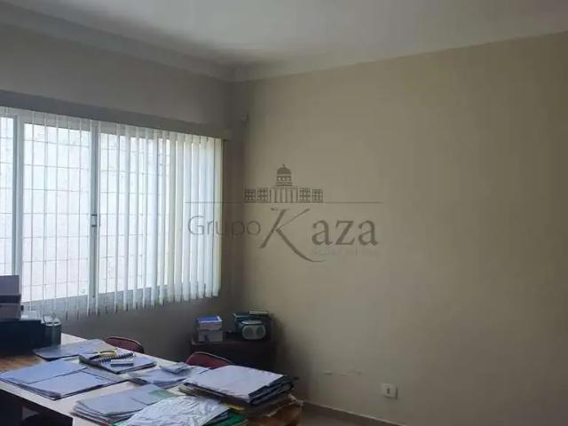 Casa / Sobrado Comercial para Locação em Jacareí/SP Centro