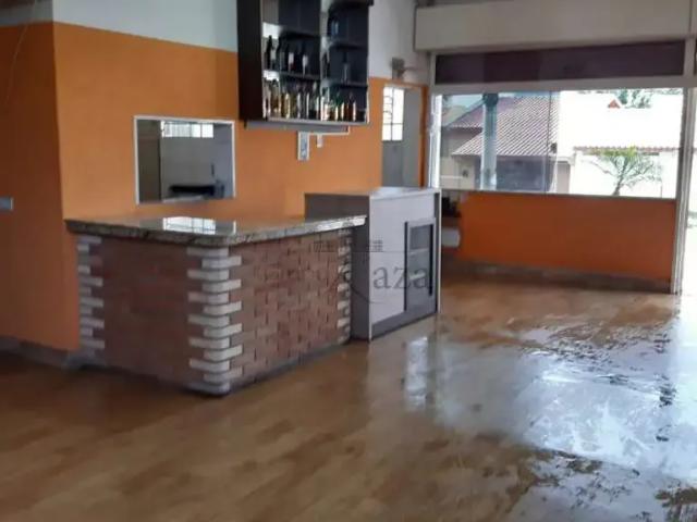 Casa / Sobrado Comercial para Locação em Jacareí/SP Jardim Altos de Santana II 2 Quartos