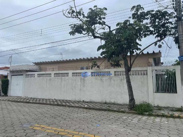 Casa / Sobrado Comercial para Locação em Jacareí/SP Jardim Santa Maria 3 Quartos