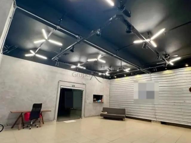 Casa / Sobrado Comercial para Locação em Jacareí/SP Jardim Terras de Santa Helena 5 Quartos