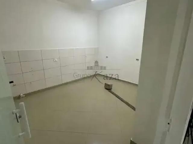 Casa / Sobrado Comercial para Locação em Jacareí/SP Loteamento Villa Branca 2 Quartos