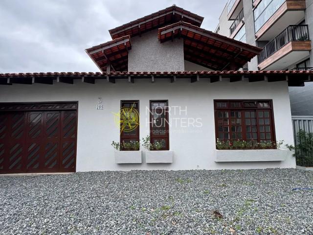 Casa / Sobrado Comercial para Locação em Joinville/SC Anita Garibaldi