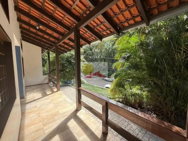 Casa / Sobrado Comercial para Locação em Joinville/SC Glória 4 Quartos