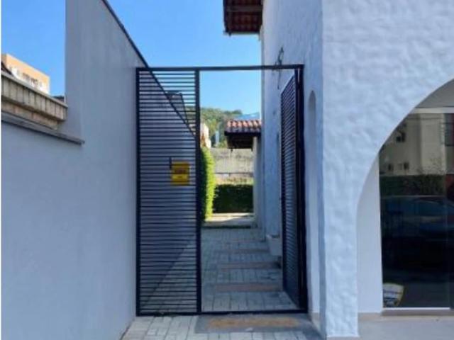 Casa / Sobrado Comercial para Locação em Joinville/SC Glória 11 Quartos