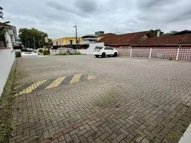 Casa / Sobrado Comercial para Locação em Joinville/SC Saguaçu