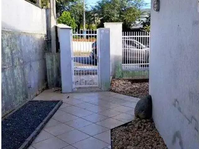 Casa / Sobrado Comercial para Locação em Joinville/SC Saguaçu 5 Quartos