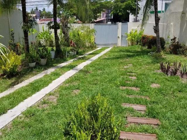 Casa / Sobrado Comercial para Locação em Lauro de Freitas/BA Vilas do Atlantico 4 Quartos