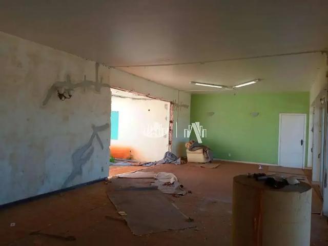 Casa / Sobrado Comercial para Locação em Londrina/PR Boa Vista 5 Quartos