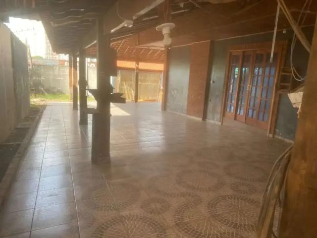 Casa / Sobrado Comercial para Locação em Londrina/PR Gleba Fazenda Palhano 4 Quartos