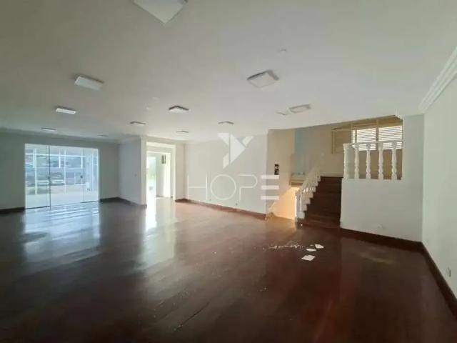 Casa / Sobrado Comercial para Locação em Londrina/PR Guanabara 4 Quartos