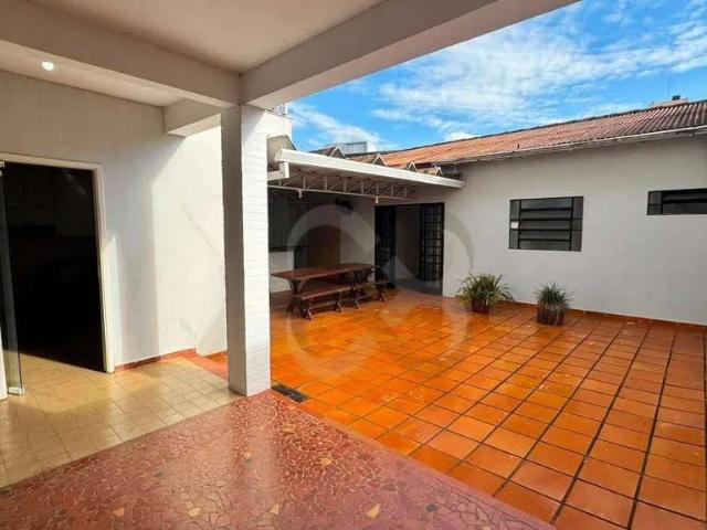 Casa / Sobrado Comercial para Locação em Londrina/PR Jardim Londrilar 4 Quartos