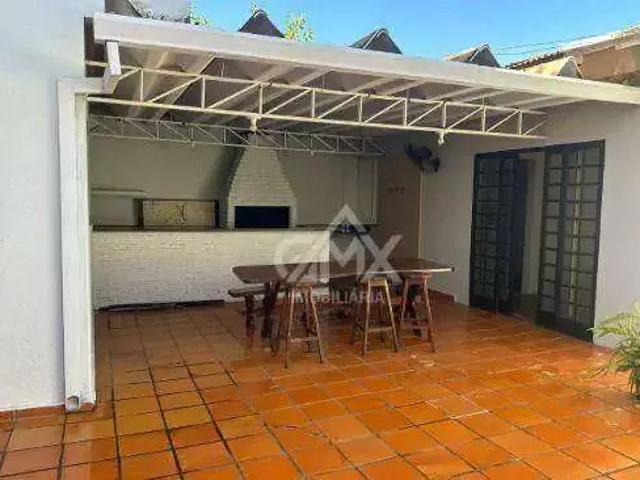 Casa / Sobrado Comercial para Locação em Londrina/PR Jardim Londrilar 4 Quartos
