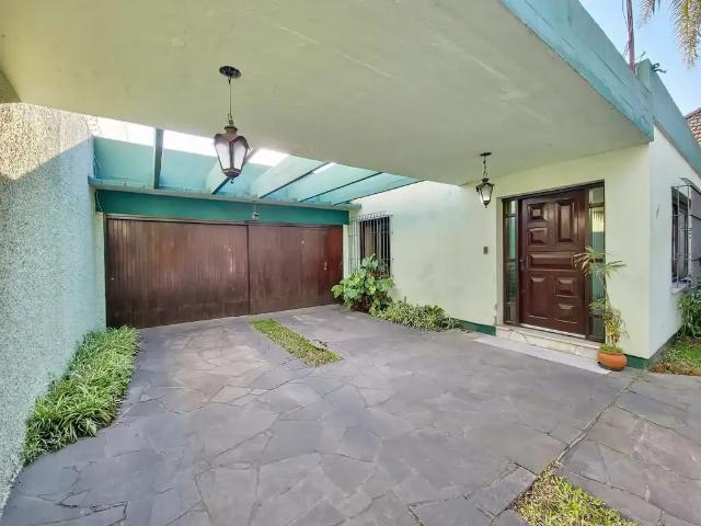 Casa / Sobrado Comercial para Locação em Pelotas/RS Centro 4 Quartos