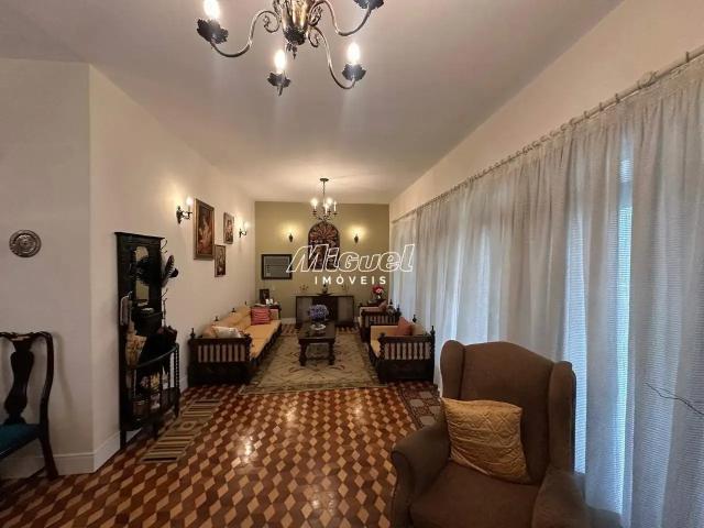 Casa / Sobrado Comercial para Locação em Piracicaba/SP Centro 3 Quartos