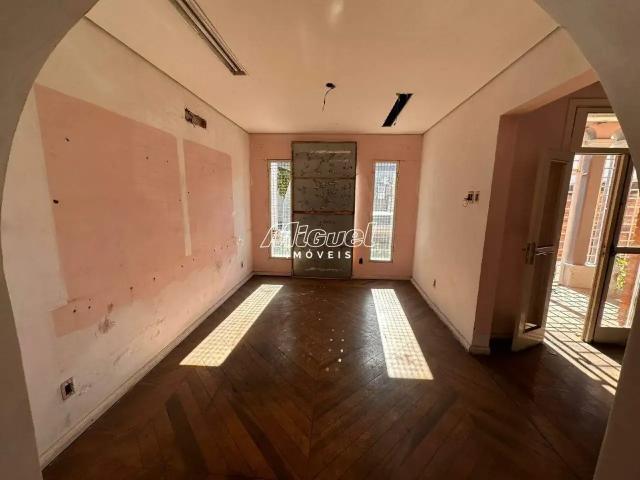 Casa / Sobrado Comercial para Locação em Piracicaba/SP Centro 4 Quartos