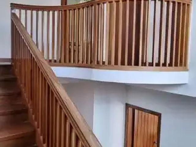 Casa / Sobrado Comercial para Locação em Poços de Caldas/MG Centro 4 Quartos