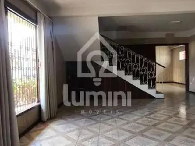 Casa / Sobrado Comercial para Locação em Ponta Grossa/PR Centro 5 Quartos
