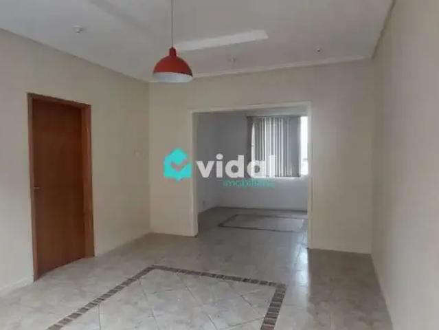 Casa / Sobrado Comercial para Locação em Ponta Grossa/PR Centro 5 Quartos