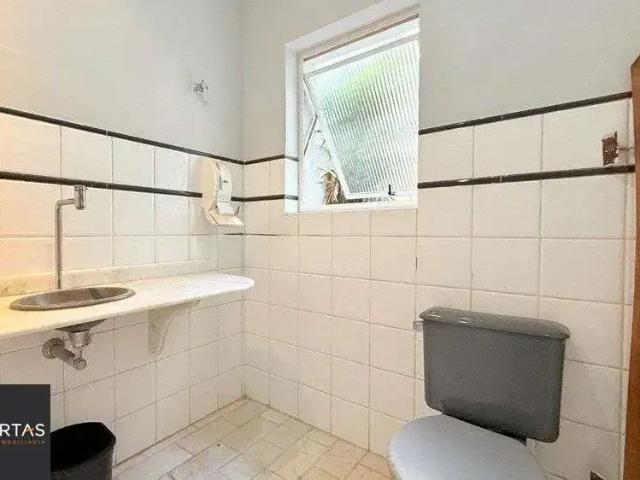 Casa / Sobrado Comercial para Locação em Porto Alegre/RS Centro Histórico 5 Quartos