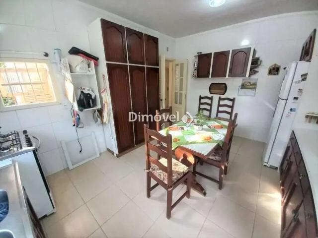 Casa / Sobrado Comercial para Locação em Porto Alegre/RS Cristal 4 Quartos