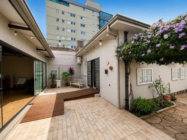 Casa / Sobrado Comercial para Locação em Porto Alegre/RS Petrópolis