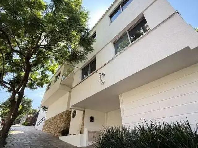 Casa / Sobrado Comercial para Locação em Porto Alegre/RS São João